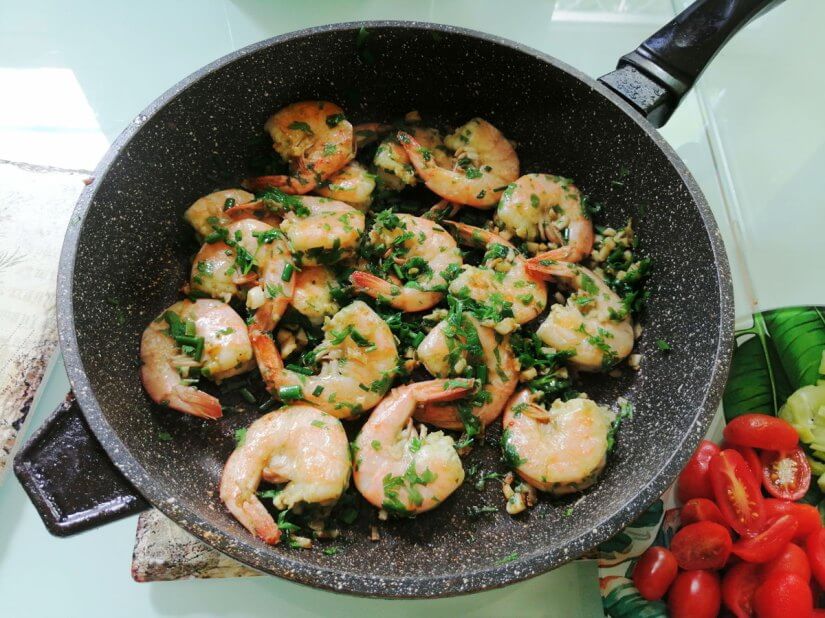 Vajas-fokhagymás garnéla